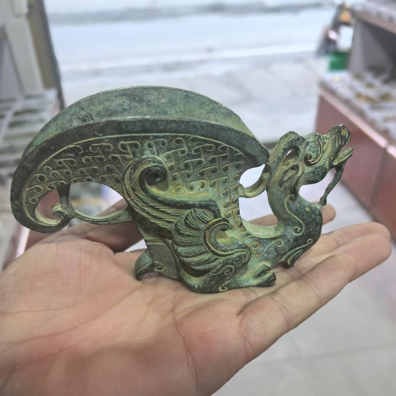 Collectible Vintage Wine - Torneira para garrafa com ornamento Pixiu